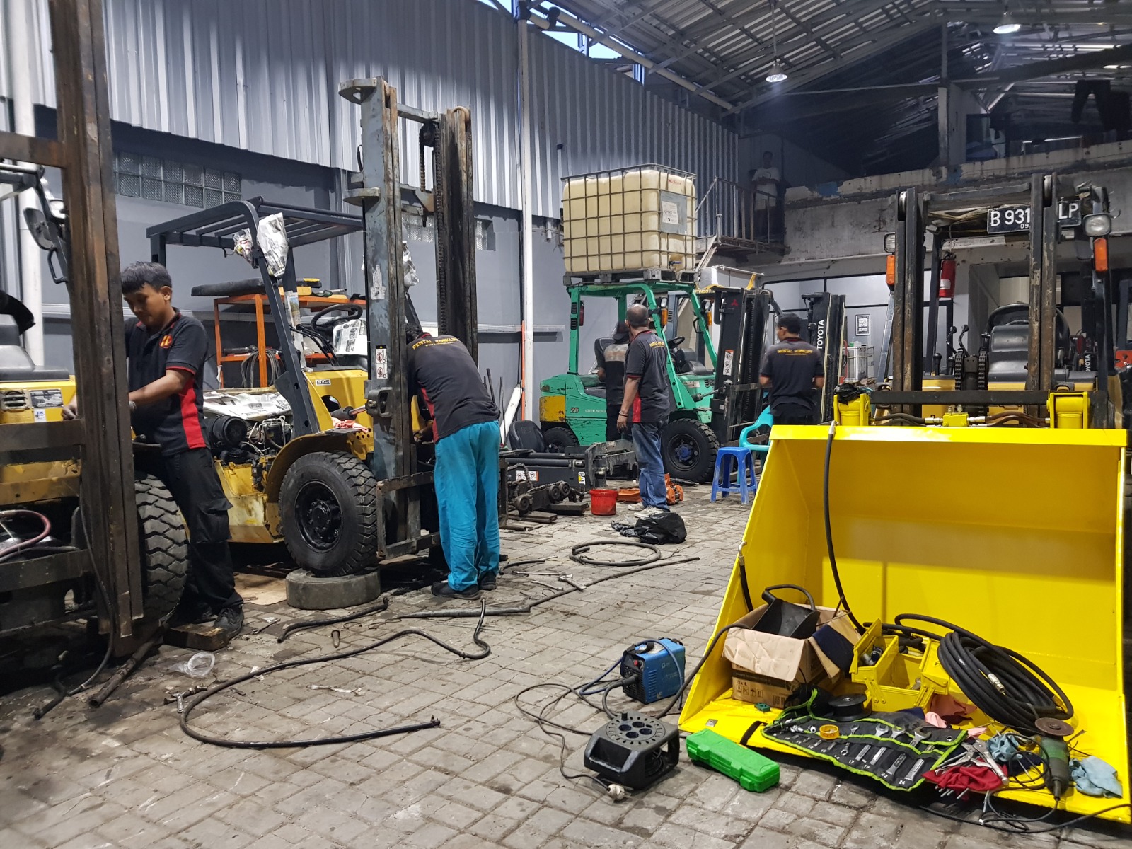 Service Forklift